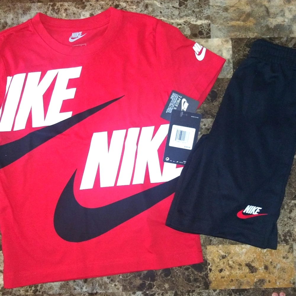 Brand new Nike short set
